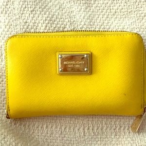 Small yellow Michael Kors Wallet